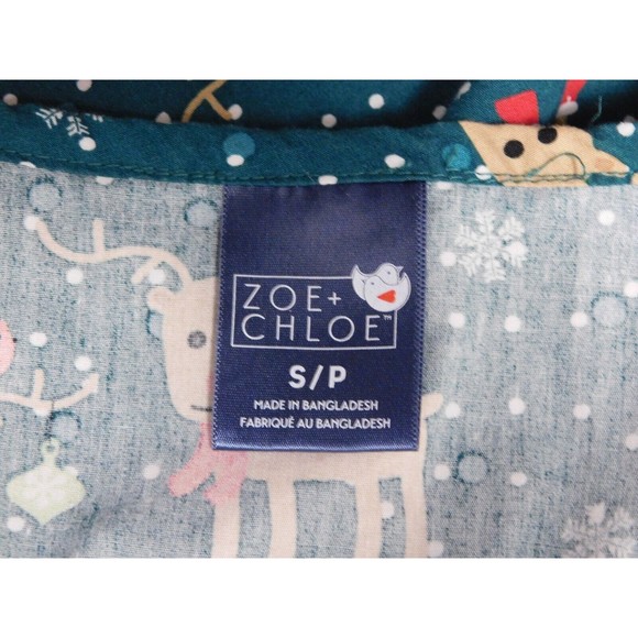 Zoe & Chloe green reindeer scrub top Small - Picture 4 of 4